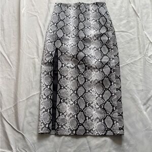 Topshop Black and Gray Snake Print Pencil Skirt